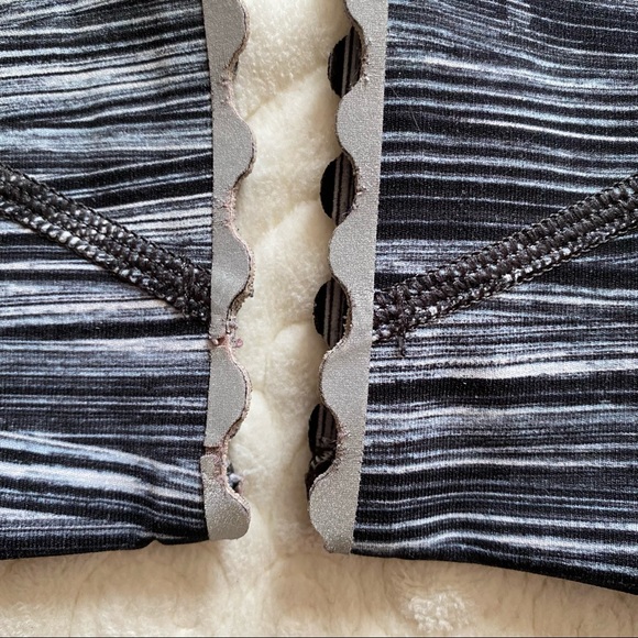 Lululemon crop pants with pockets - Picture 7 of 8